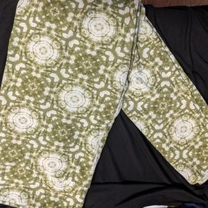 LuLaRoe Tall and Curvy Leggings